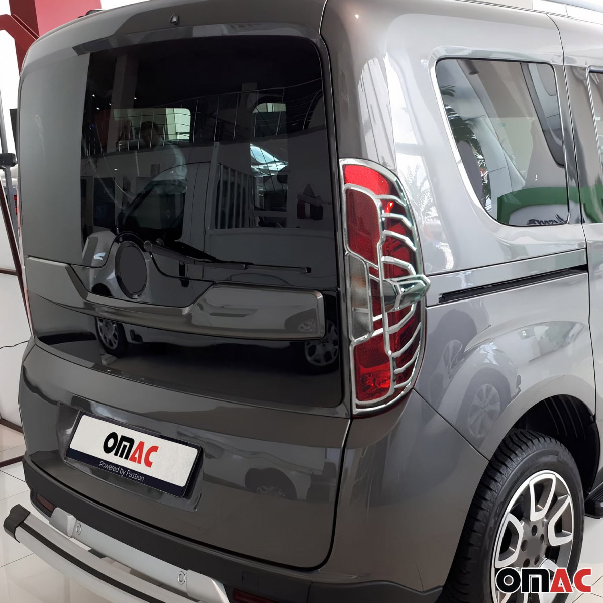 RAM PROMASTER CITY Stop Light Cover - Omac - Chrome ABS - Gloss Silver - 2015
